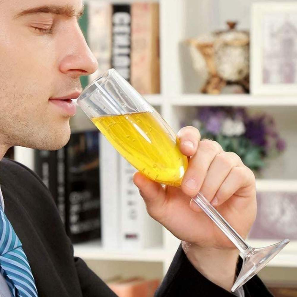 Plastic Champagne Glasses: image 5